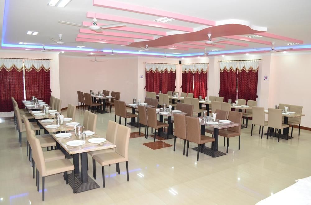 Kstdc Hotel Mayura Chalukya, Badami Extérieur photo