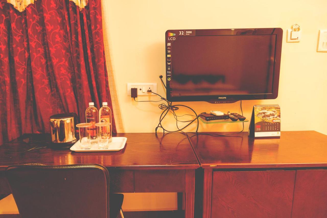 Kstdc Hotel Mayura Chalukya, Badami Extérieur photo