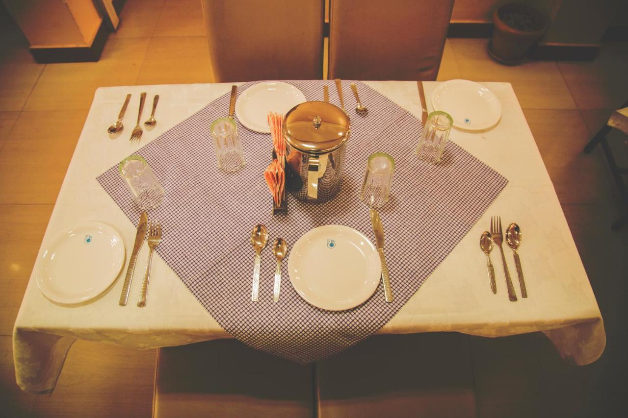 Kstdc Hotel Mayura Chalukya, Badami Extérieur photo