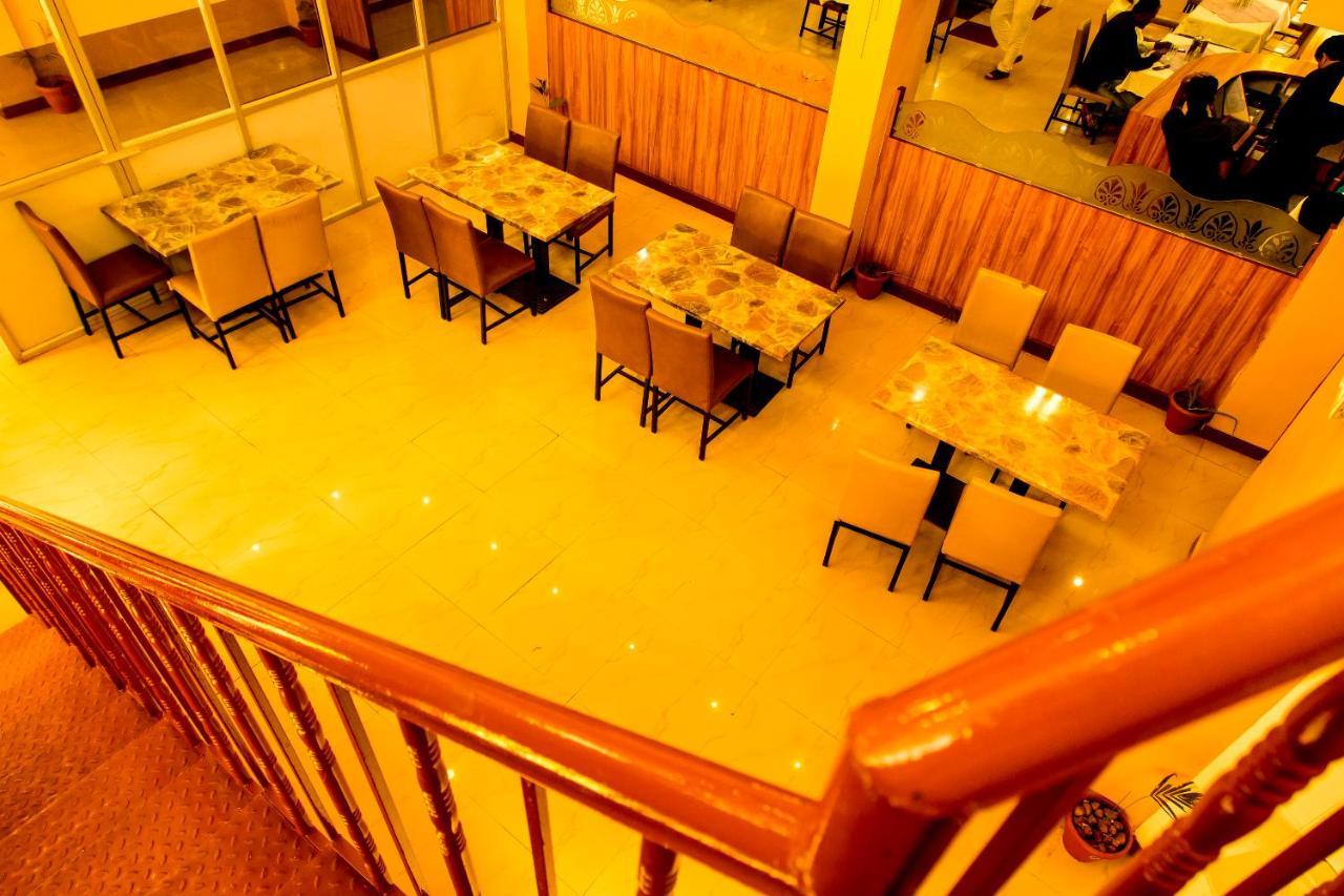 Kstdc Hotel Mayura Chalukya, Badami Extérieur photo