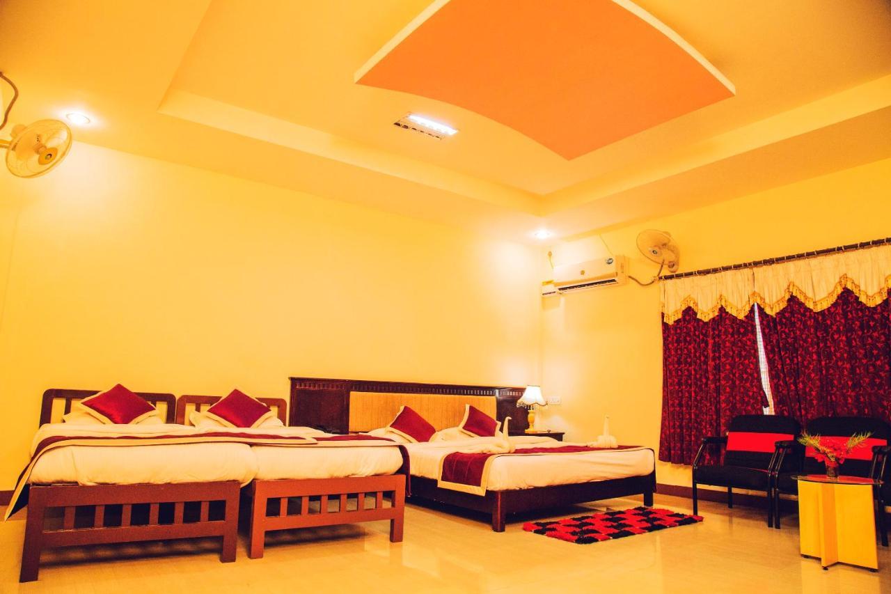 Kstdc Hotel Mayura Chalukya, Badami Extérieur photo