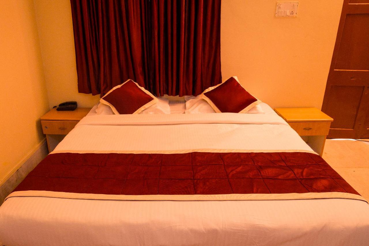 Kstdc Hotel Mayura Chalukya, Badami Extérieur photo